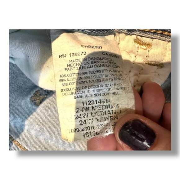 Women’s 24w Lee Regular Fit Mid Rise Classic Light Wash Jean Shorts - Picture 3 of 6